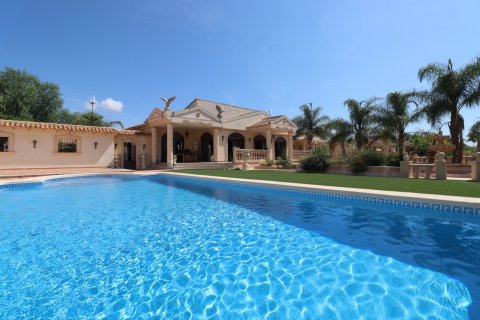 Villa for sale in Daya Vieja, Alicante, Spain 4 bedrooms, 230 sq.m. No. 59027 - photo 1