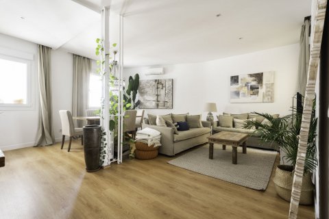 Apartment for sale in Madrid, Spain 3 bedrooms, 105 sq.m. No. 59286 - photo 7