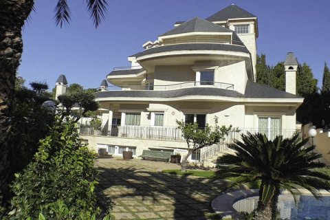 Villa for sale in Alicante, Spain 11 bedrooms, 1147 sq.m. No. 58943 - photo 8