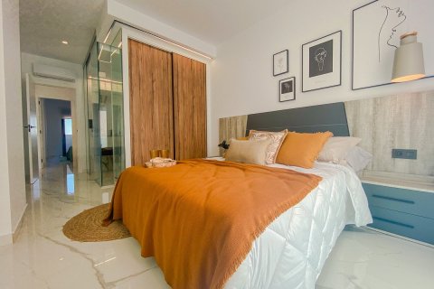 Bungalow for sale in Guardamar del Segura, Alicante, Spain 2 bedrooms, 86 sq.m. No. 59120 - photo 4