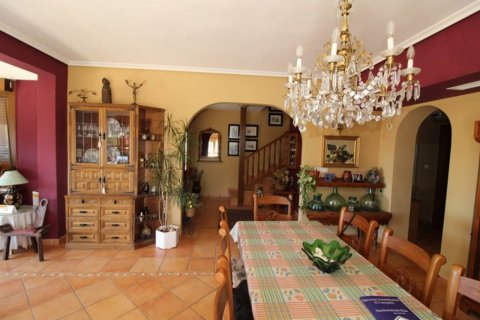 Villa for sale in El Campello, Alicante, Spain 5 bedrooms, 240 sq.m. No. 58604 - photo 8