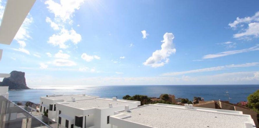 Townhouse in Calpe, Alicante, Spain 4 bedrooms, 393 sq.m. No. 58173