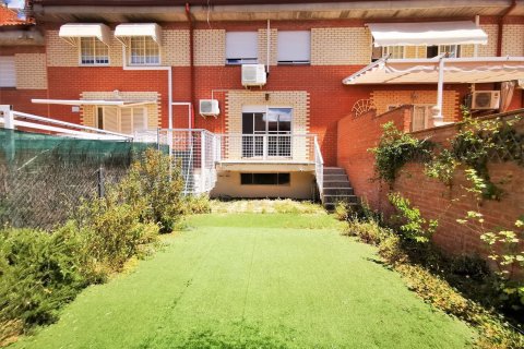 Townhouse for sale in Madrid, Spain 4 bedrooms, 216 sq.m. No. 59147 - photo 2