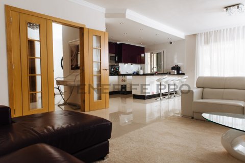 Villa for sale in Adeje, Tenerife, Spain 5 bedrooms, 321 sq.m. No. 57825 - photo 11