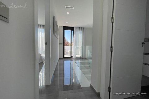 Villa for sale in Torrevieja, Alicante, Spain 3 bedrooms, 175 sq.m. No. 34562 - photo 10