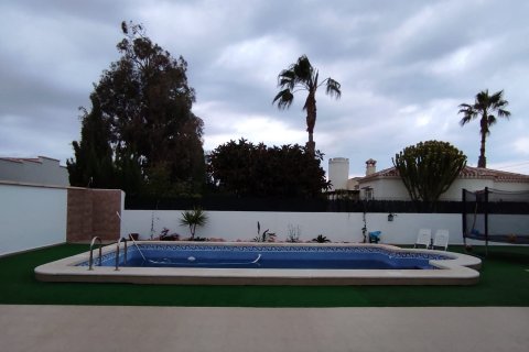 Townhouse for sale in Torrevieja, Alicante, Spain 3 bedrooms, 90 sq.m. No. 59063 - photo 8