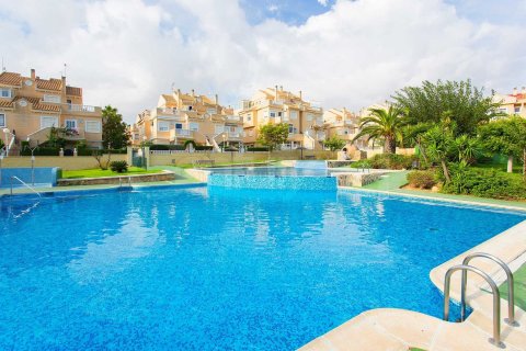 Townhouse for sale in Torrevieja, Alicante, Spain 3 bedrooms, 75 sq.m. No. 58409 - photo 1