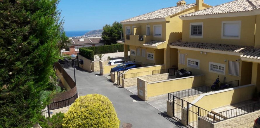 Townhouse in La Nucia, Alicante, Spain 3 bedrooms, 140 sq.m. No. 58641