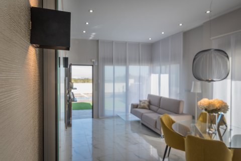 Villa for sale in Villamartin, Alicante, Spain 3 bedrooms, 84 sq.m. No. 58144 - photo 5