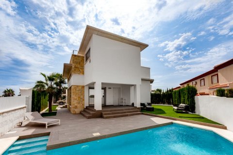 Villa for sale in Ciudad Quesada, Alicante, Spain 3 bedrooms,  No. 58642 - photo 1