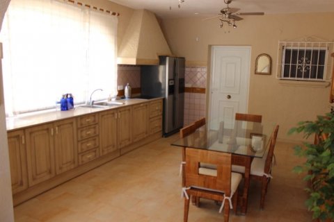 Villa for sale in El Campello, Alicante, Spain 4 bedrooms, 400 sq.m. No. 58953 - photo 5