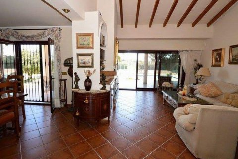 Villa for sale in Torrevieja, Alicante, Spain 10 bedrooms, 550 sq.m. No. 58544 - photo 10