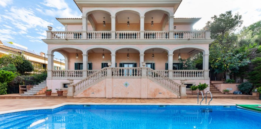 Villa in Llucmajor, Mallorca, Spain 5 bedrooms, 850 sq.m. No. 59549