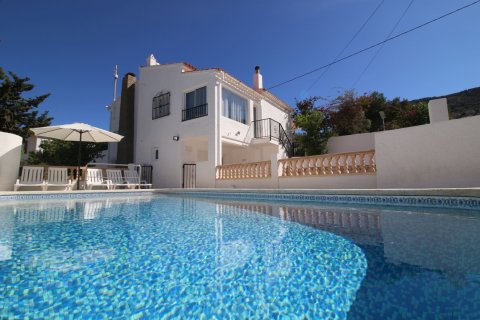 Villa for sale in Calpe, Alicante, Spain 5 bedrooms, 168 sq.m. No. 58463 - photo 1