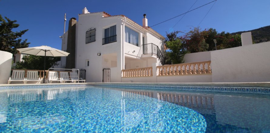 Villa in Calpe, Alicante, Spain 5 bedrooms, 168 sq.m. No. 58463