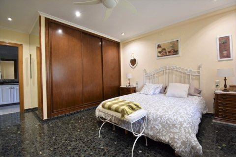 Villa for sale in L'Eliana, Valencia, Spain 5 bedrooms, 450 sq.m. No. 59457 - photo 15
