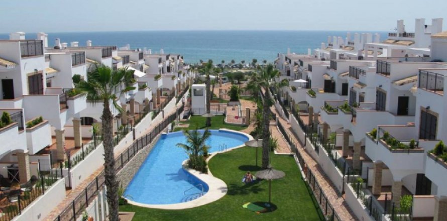 Apartment in Torrevieja, Alicante, Spain 2 bedrooms, 66 sq.m. No. 58423