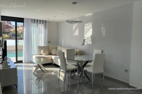 Villa for sale in Torrevieja, Alicante, Spain 3 bedrooms, 175 sq.m. No. 34562 - photo 15