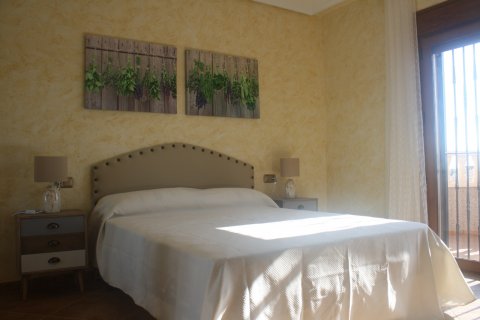 Villa for sale in Torrevieja, Alicante, Spain 3 bedrooms, 335 sq.m. No. 58798 - photo 7