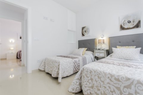 Villa for sale in San Miguel de Salinas, Alicante, Spain 4 bedrooms, 135 sq.m. No. 58008 - photo 10