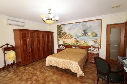 Villa for sale in Calpe, Alicante, Spain 7 bedrooms, 295 sq.m. No. 59000 - photo 10