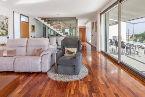Villa for sale in Barcelona, Spain 6 bedrooms, 424 sq.m. No. 58529 - photo 4
