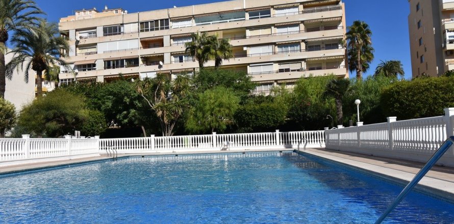 Apartment in Torrevieja, Alicante, Spain 3 bedrooms, 114 sq.m. No. 58589