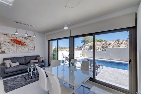 Villa for sale in San Miguel de Salinas, Alicante, Spain 3 bedrooms, 195 sq.m. No. 58088 - photo 5