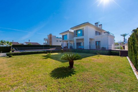 Villa for sale in La Mata, Alicante, Spain 4 bedrooms, 586 sq.m. No. 58836 - photo 3