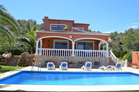 Villa for sale in Javea, Alicante, Spain 5 bedrooms, 400 sq.m. No. 58726 - photo 1