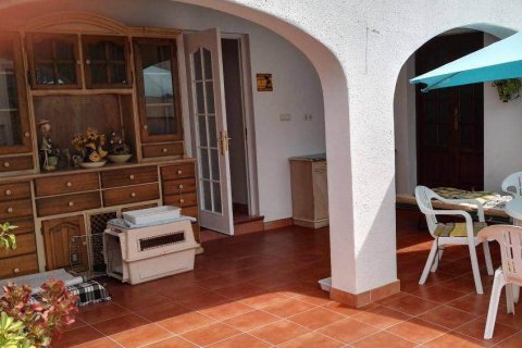 Villa for sale in El Campello, Alicante, Spain 5 bedrooms, 242 sq.m. No. 58844 - photo 10