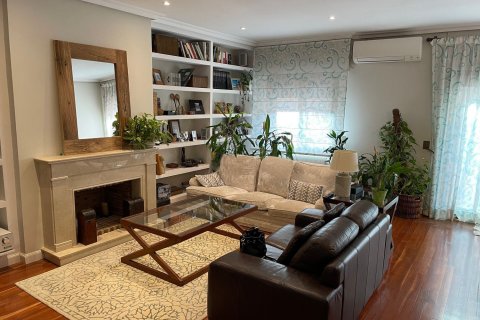 Townhouse for sale in Madrid, Spain 6 bedrooms, 285 sq.m. No. 59148 - photo 2