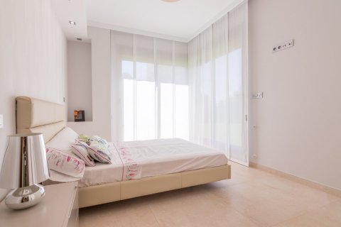 Villa for sale in Campoamor, Alicante, Spain 5 bedrooms, 256 sq.m. No. 58546 - photo 4