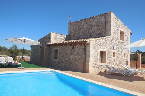 Townhouse for rent in Llubi, Mallorca, Spain 4 bedrooms, 140 sq.m. No. 59473 - photo 1