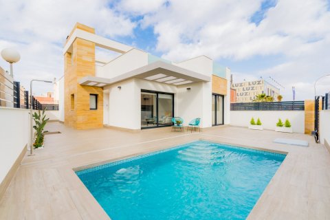 Villa for sale in Torrevieja, Alicante, Spain 3 bedrooms, 181 sq.m. No. 58111 - photo 1