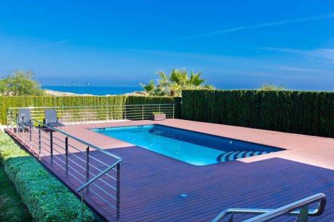 Villa for sale in Torrevieja, Alicante, Spain 4 bedrooms, 586 sq.m. No. 58837 - photo 5