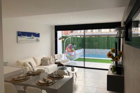 Villa for sale in San Pedro del Pinatar, Murcia, Spain 3 bedrooms, 95 sq.m. No. 58608 - photo 3