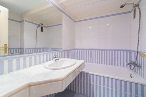 Apartment for sale in Madrid, Spain 2 bedrooms, 139 sq.m. No. 58455 - photo 8