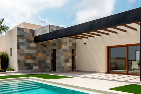 Villa for sale in Torrevieja, Alicante, Spain 3 bedrooms, 229 sq.m. No. 58794 - photo 1