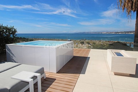 Apartment for sale in Estepona, Malaga, Spain 4 bedrooms, 270 sq.m. No. 57791 - photo 4