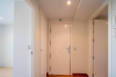 Apartment for sale in Madrid, Spain 2 bedrooms, 115 sq.m. No. 58875 - photo 8