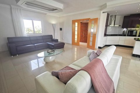 Villa for sale in La Caleta De Interian, Tenerife, Spain 5 bedrooms, 335 sq.m. No. 57829 - photo 11