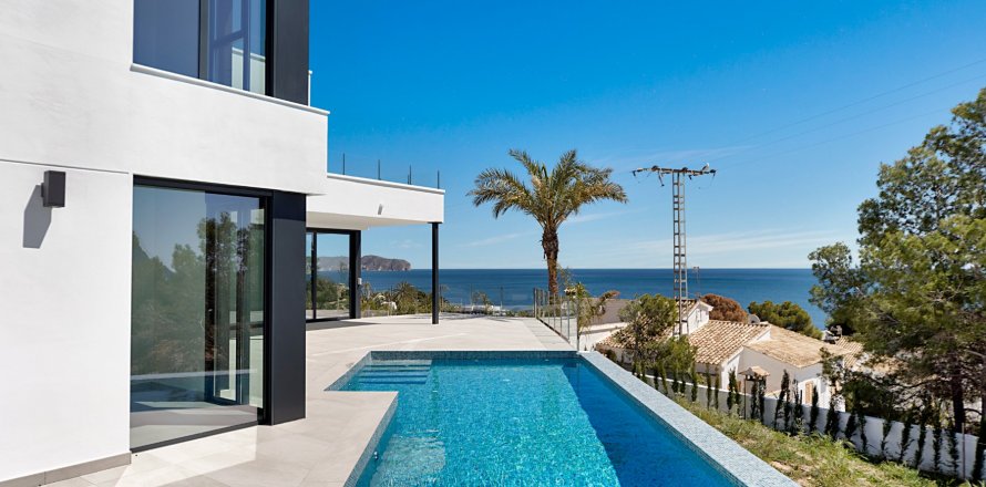 Villa in Calpe, Alicante, Spain 5 bedrooms, 560 sq.m. No. 58401