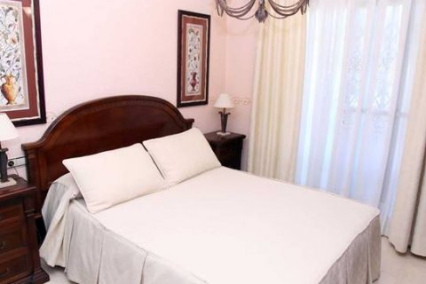 Bungalow for sale in San Juan, Alicante, Spain 4 bedrooms, 260 sq.m. No. 58346 - photo 6