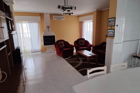 Apartment for sale in Torrevieja, Alicante, Spain 4 bedrooms,  No. 58810 - photo 1