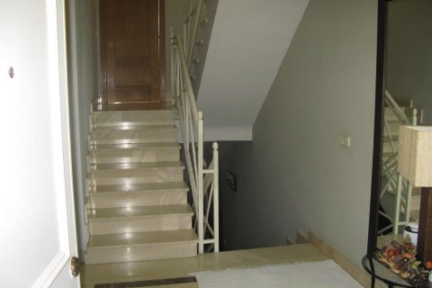 Townhouse for sale in Madrid, Spain 5 bedrooms, 333 sq.m. No. 59151 - photo 5