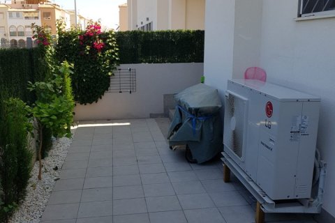 Bungalow for sale in Torrevieja, Alicante, Spain 2 bedrooms,  No. 58307 - photo 3