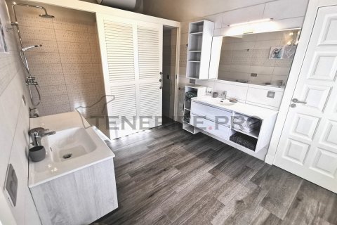 Villa for sale Adeje, Tenerife, Spain 2 bedrooms,  No. 57830 - photo 8