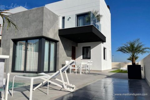 Villa for sale in Torrevieja, Alicante, Spain 3 bedrooms, 175 sq.m. No. 34562 - photo 12
