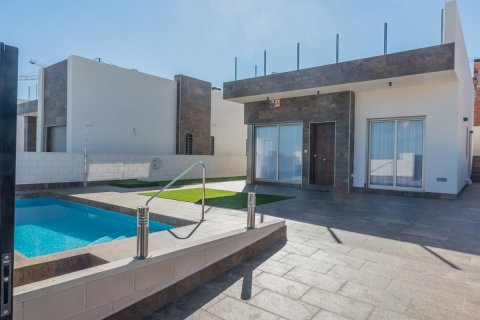 Villa for sale in Villamartin, Alicante, Spain 3 bedrooms, 84 sq.m. No. 58144 - photo 3